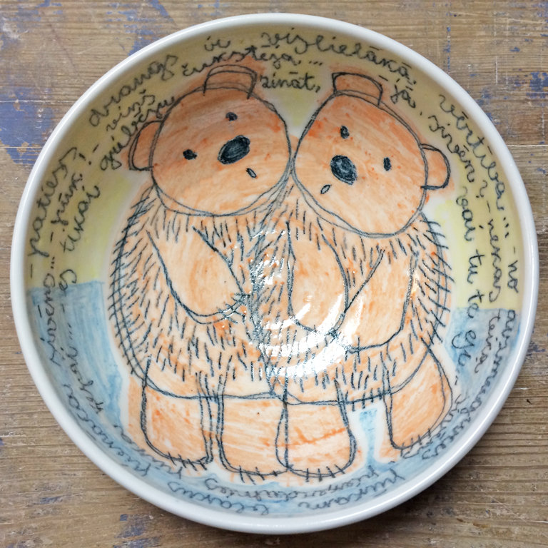 Bowl with bears